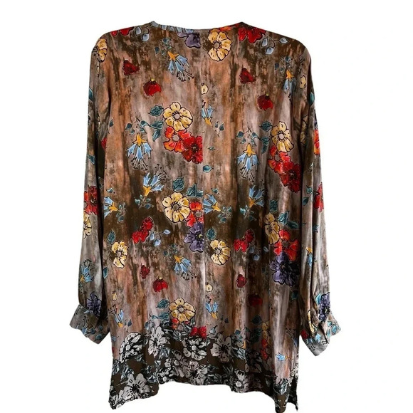 TOLANI COLLECTION V Neck Oversized Floral Tunic Modal Size Medium - Picture 2 of 9
